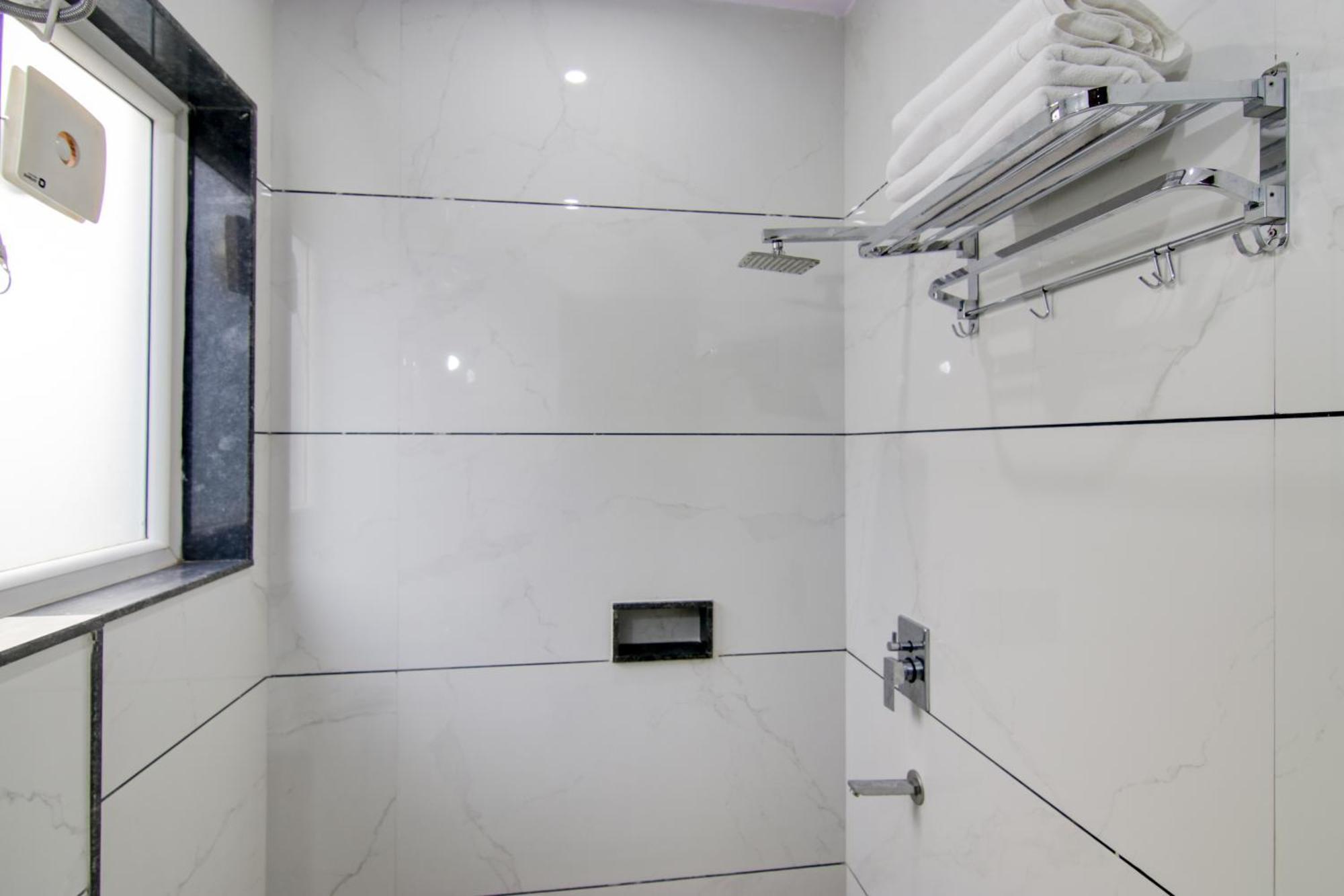 Hotel Good Will Residency - Cyber City Гургаон Экстерьер фото